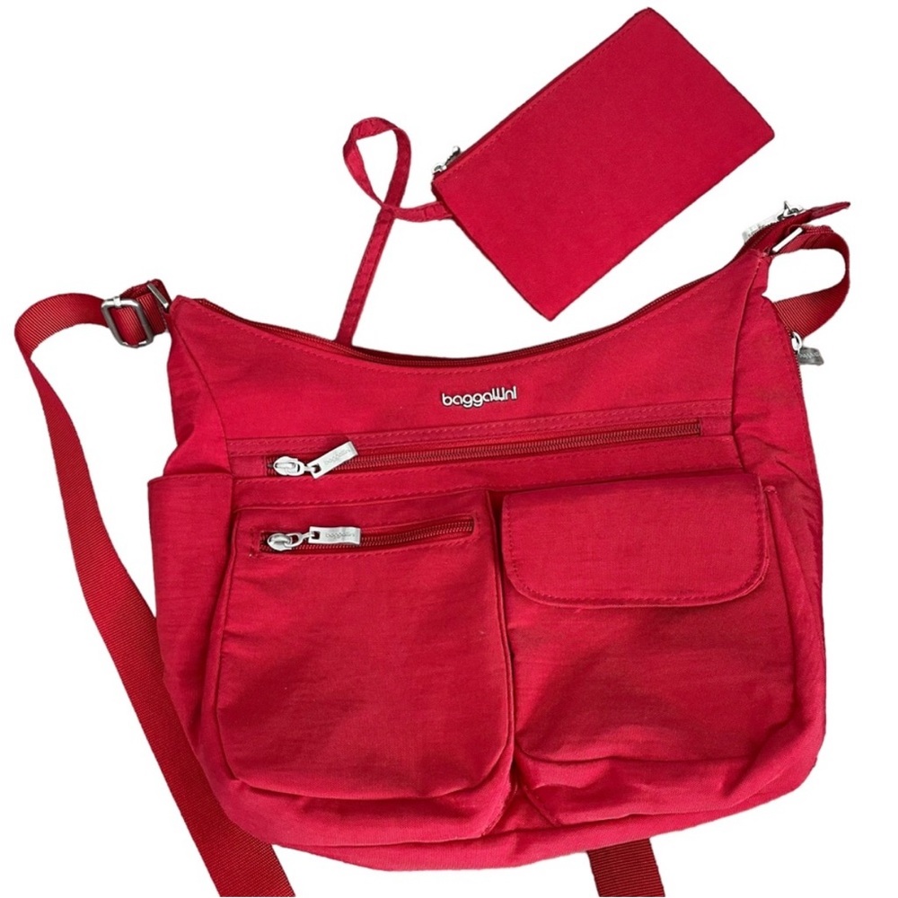 Baggallini Everywhere Legacy Women’s Handbag Red